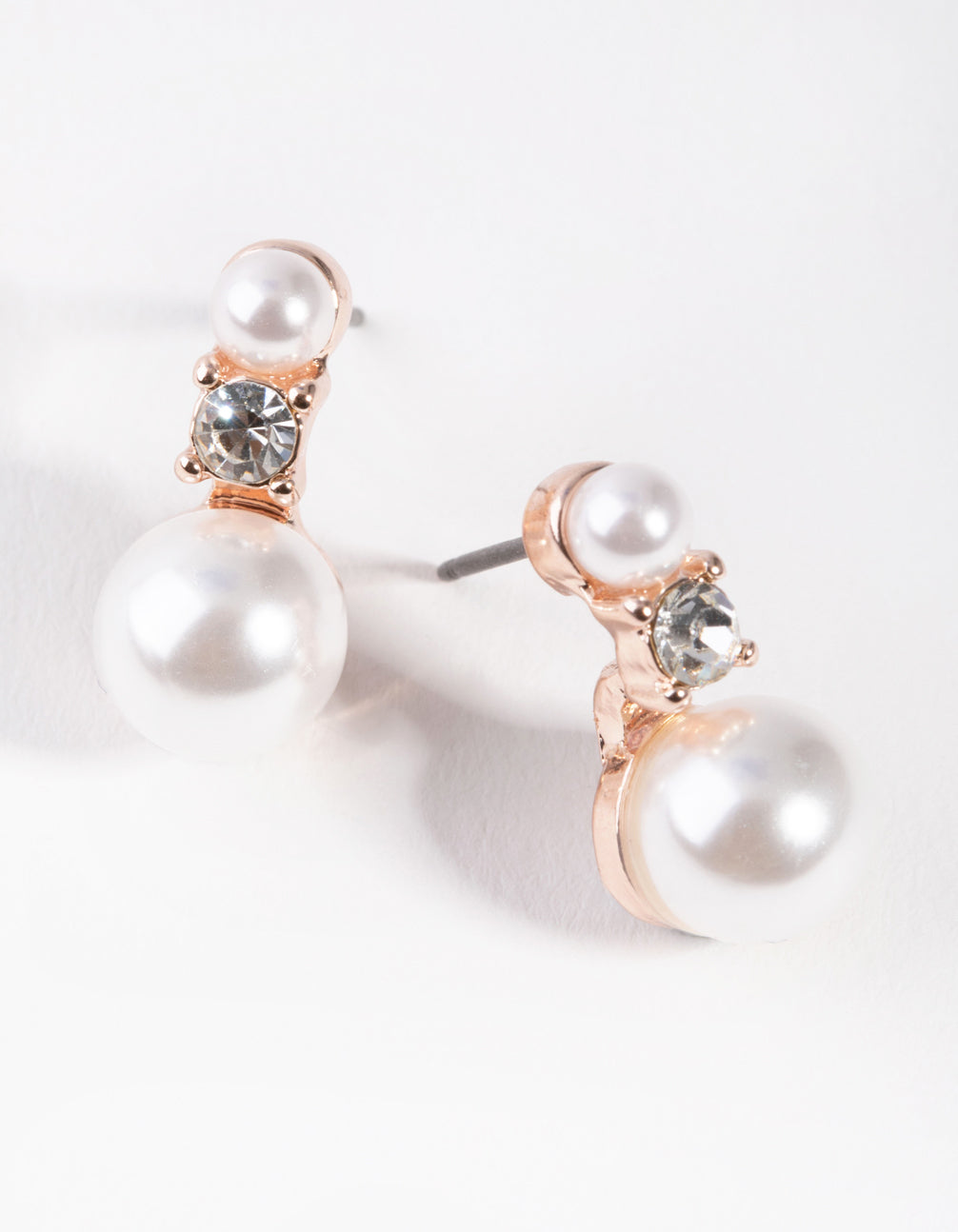 Pearl earrings - Depop